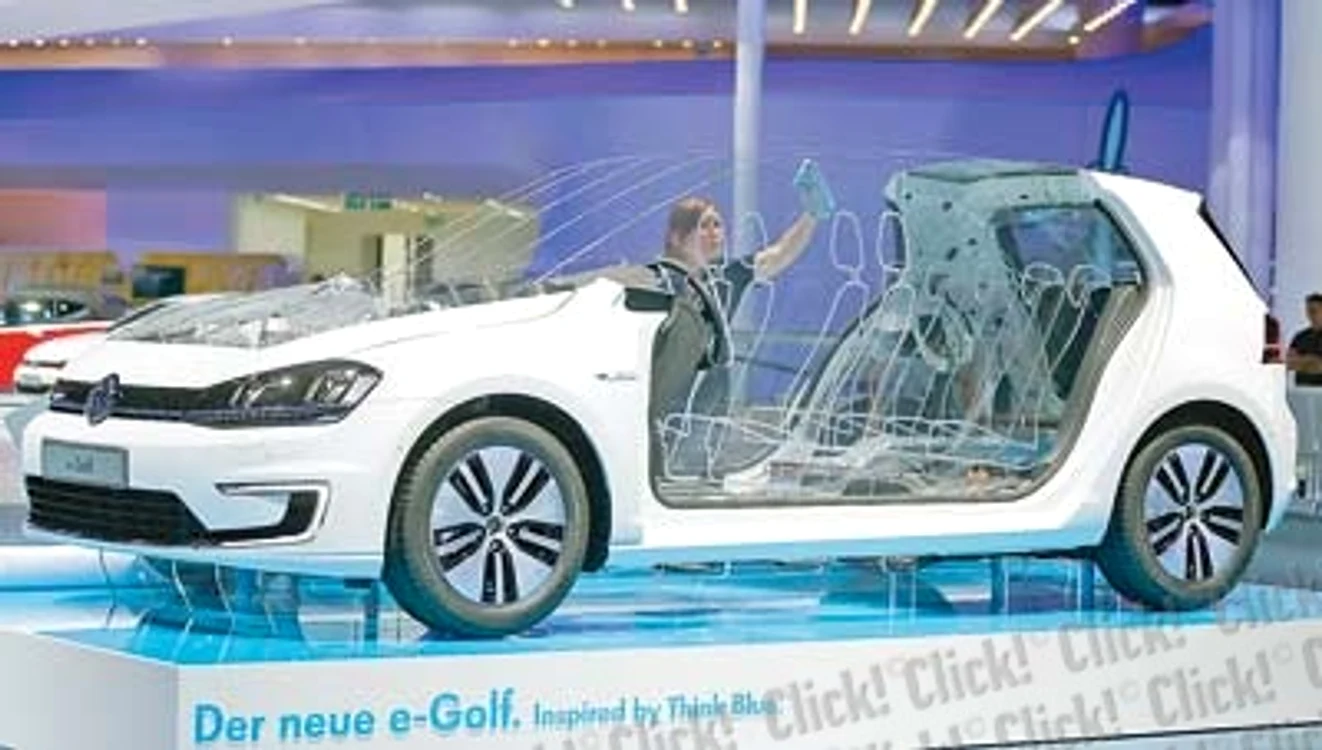 Noul e-Golf va putea fi  achiziţionat cu un preţ de  pornire de 21.000 € (93.800 lei)