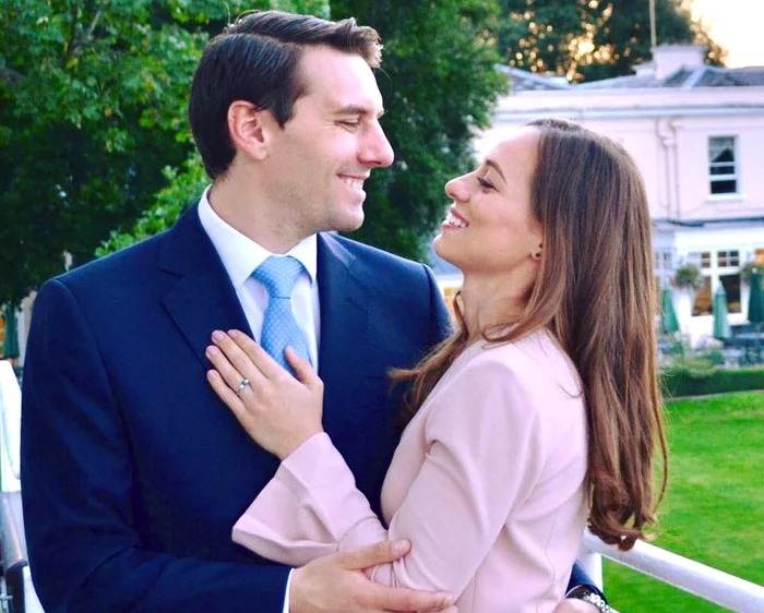 Cei doi vor face nunta în vara anului viitor. Foto: Facebook/Alina Maria Binder