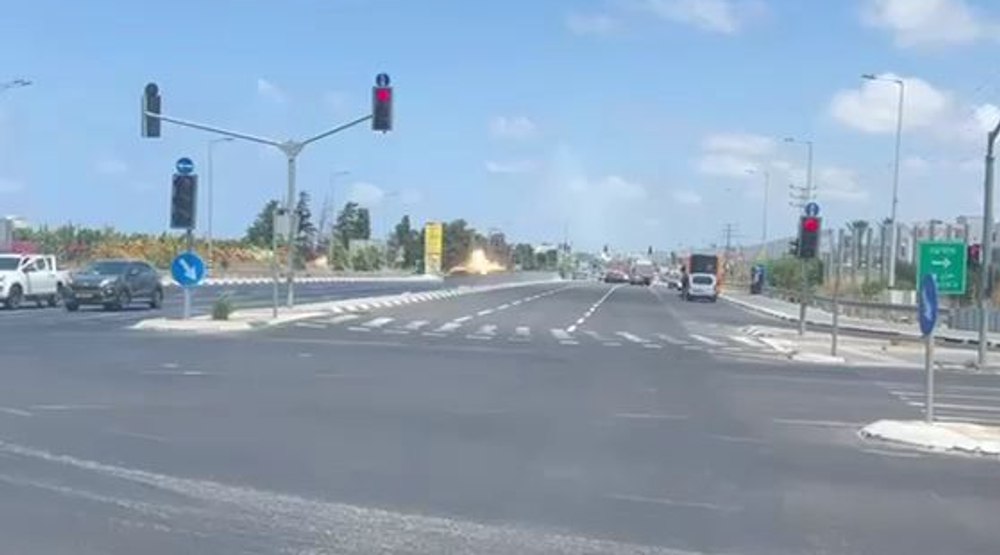 Hezbollah a lansat asupra Israelului o ploaie de drone. Una dintre ele a scăpat de scutul Iron Dome și a căzut pe o mașină VIDEO