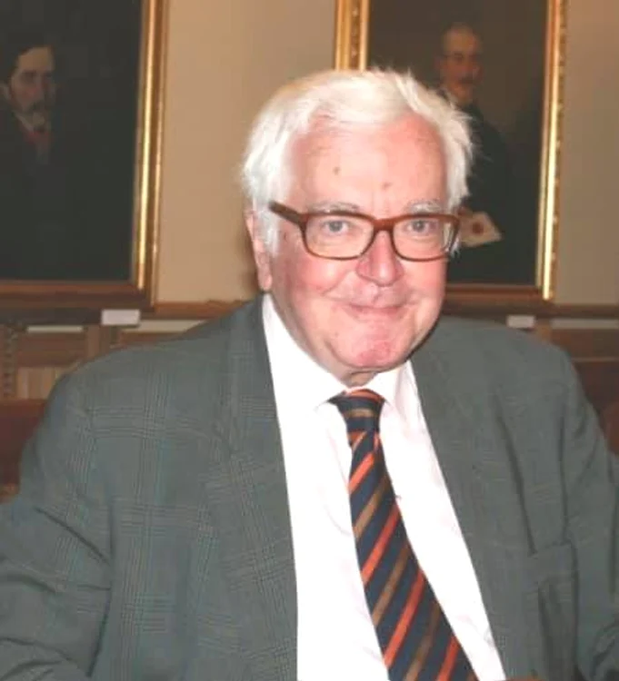 
    Prințul Mihai Dimitrie Sturdza a murit sâmbătă, 25 aprilie, la Paris  