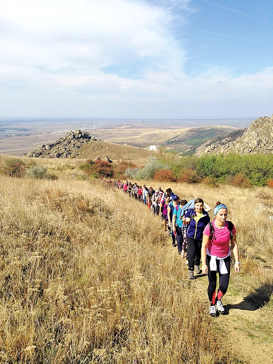 
    Traseele din zona Măgura - Peștera sunt superbe în această perioadă  