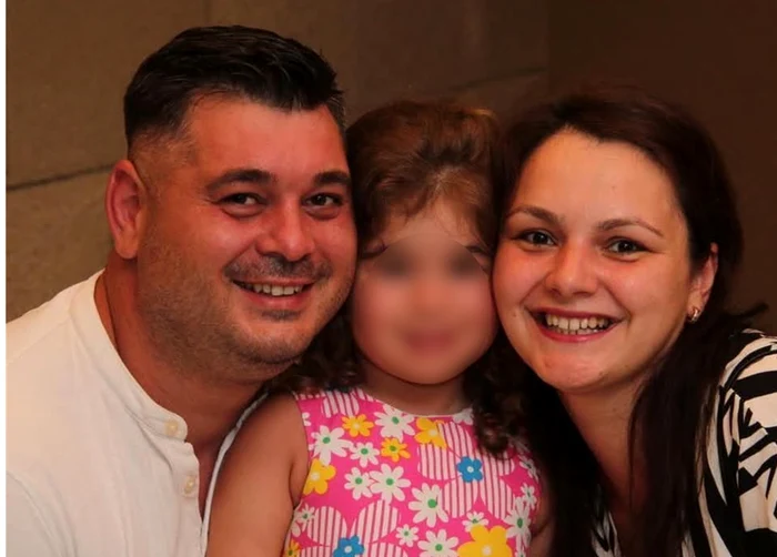Constantin, Teodora și fiica lor, Daria Sofia au murit în cumplitul accident din Suceava 