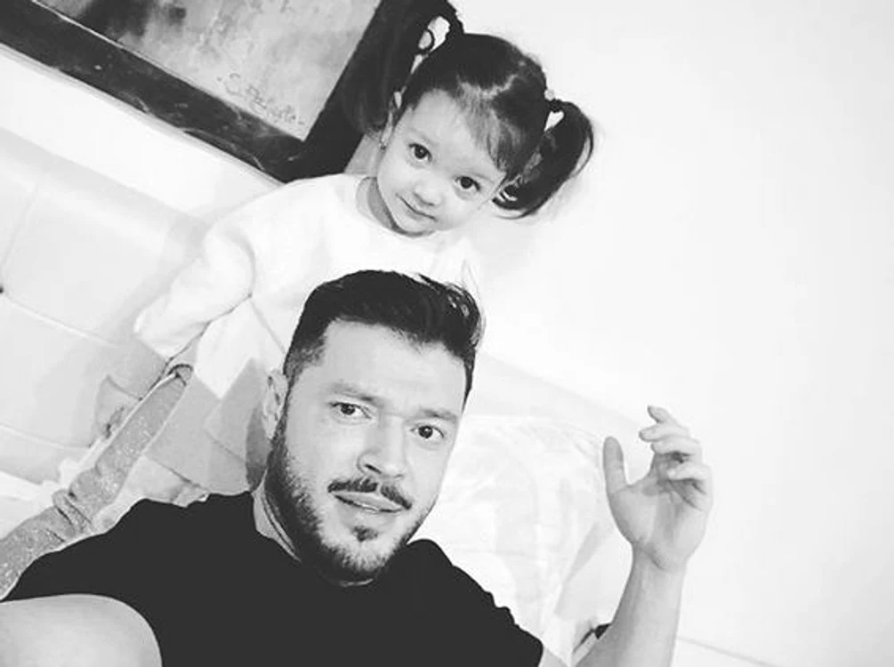 
    Victor Slav este „topit” după fetița lui Foto Instagram  