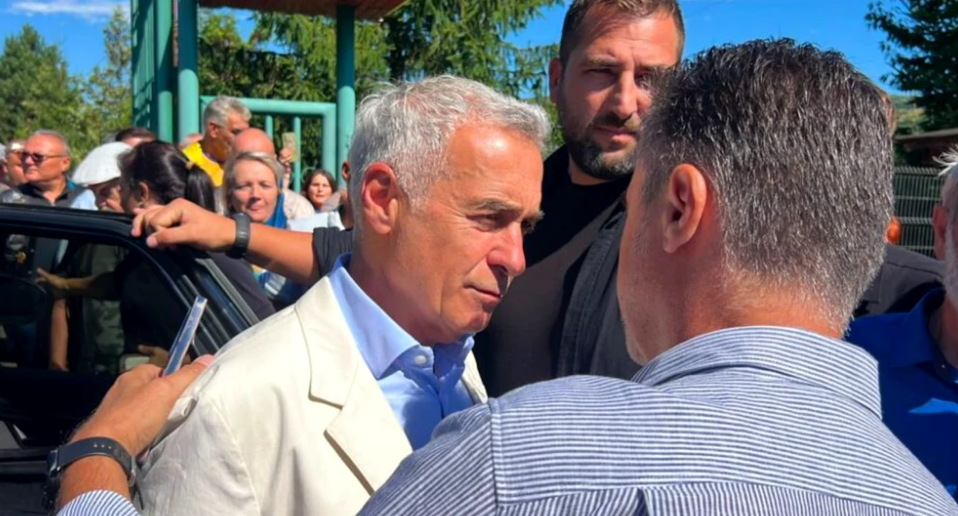 Călin Georgescu la Mănăstirea Dobrovăț.