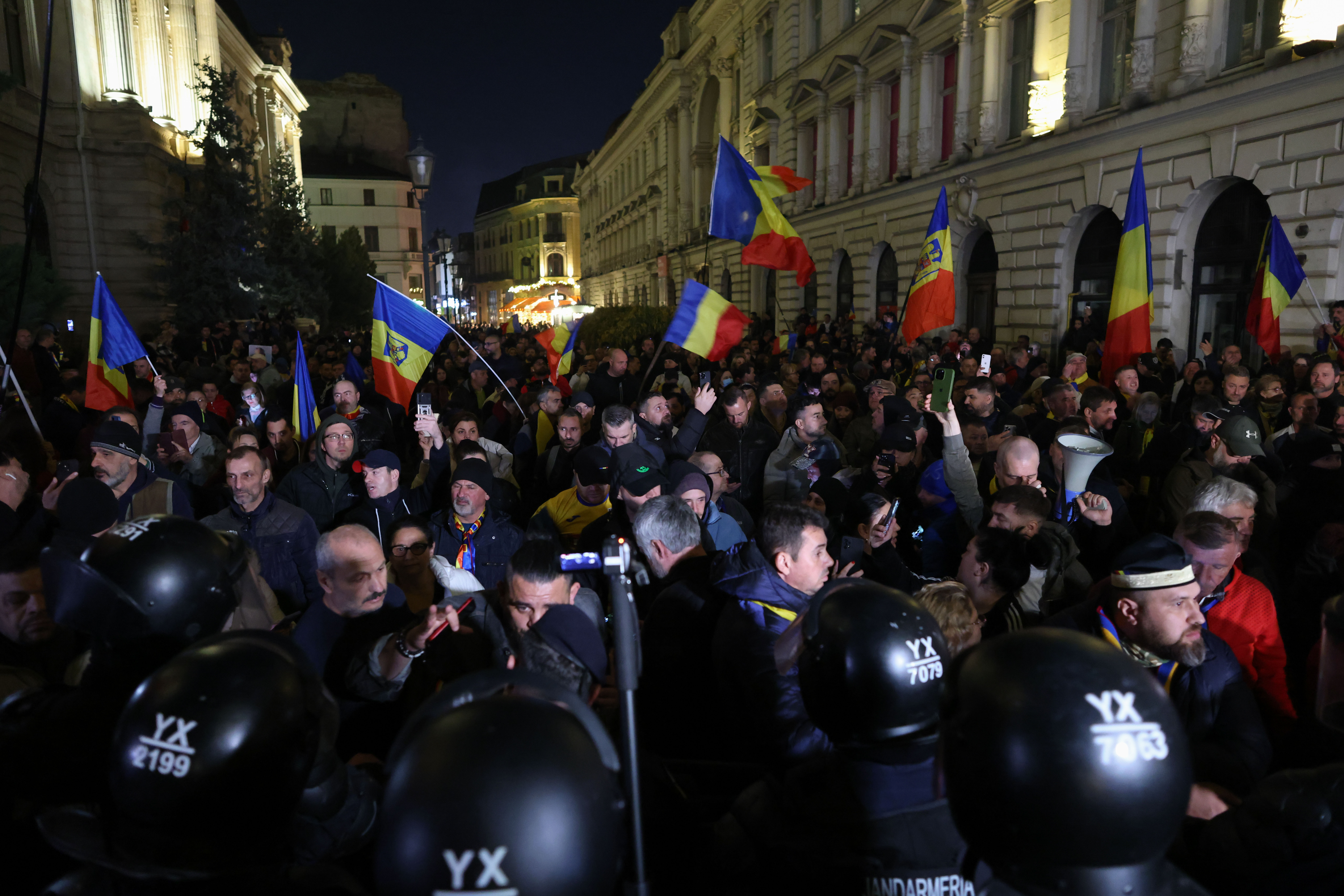 Proteste față de decizia BEC de a respinge candidatura lui Calin Georgescu FOTO  Inquam Photos / George Calin 