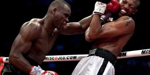 Adonis Stevenson (stânga) l-a învins pe Aaron Pryor * Foto: Reuters