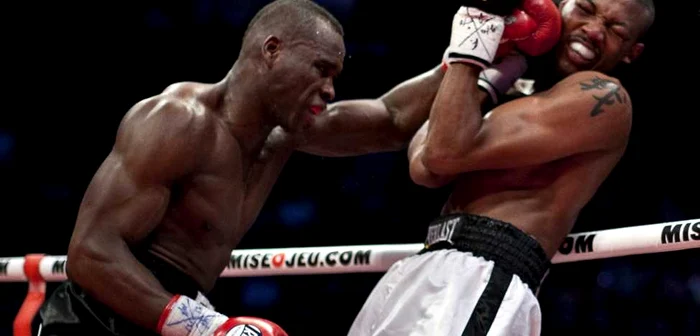 Adonis Stevenson (stânga) l-a învins pe Aaron Pryor * Foto: Reuters