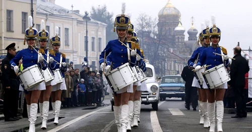 Rusia. Femei la parada din Sankt Petersburg consacrată aniversării a 70 de ani de la victoria Aliaţiei asupra Germaniei naziste FOTO Aleksandr Demianciuk/Sputnik