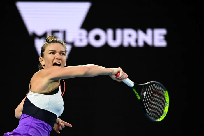 Meciul dintre Simona Halep si australianca Lizette Cabrera de la Australian Open a fost câştigat de româncă FOTO EPA-EFE / Dave Hunt