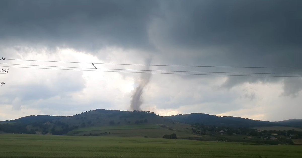 Tornadă în Tulcea: imagini surprinzătoare și intervenții ale autorităților prin mesaj RO-Alert.