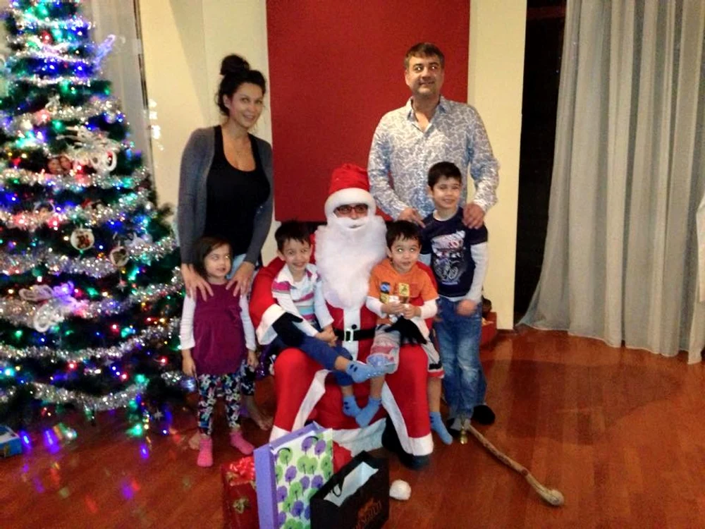
    Nicoleta Luciu, cu toată familia de CrăciunFoto: arhivă personală  