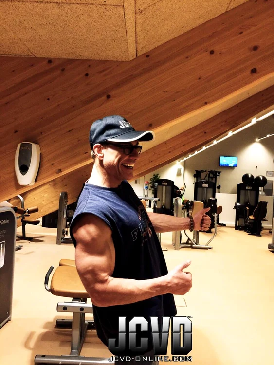 Jean-Claude Van Damme petrece foarte mult timp în sala de forță, pentru a fi și la 54 de ani extrem de musculosfoto: arhiva personală