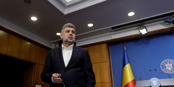 Marcel Ciolacu, prim-ministrul României, susține declarații de presă referitoare la măsurile luate de guvern în cazul azilelor de bătrâni din Ilfov, la Palatul Victoria din București. FOTO Inquam Photos / George Călin