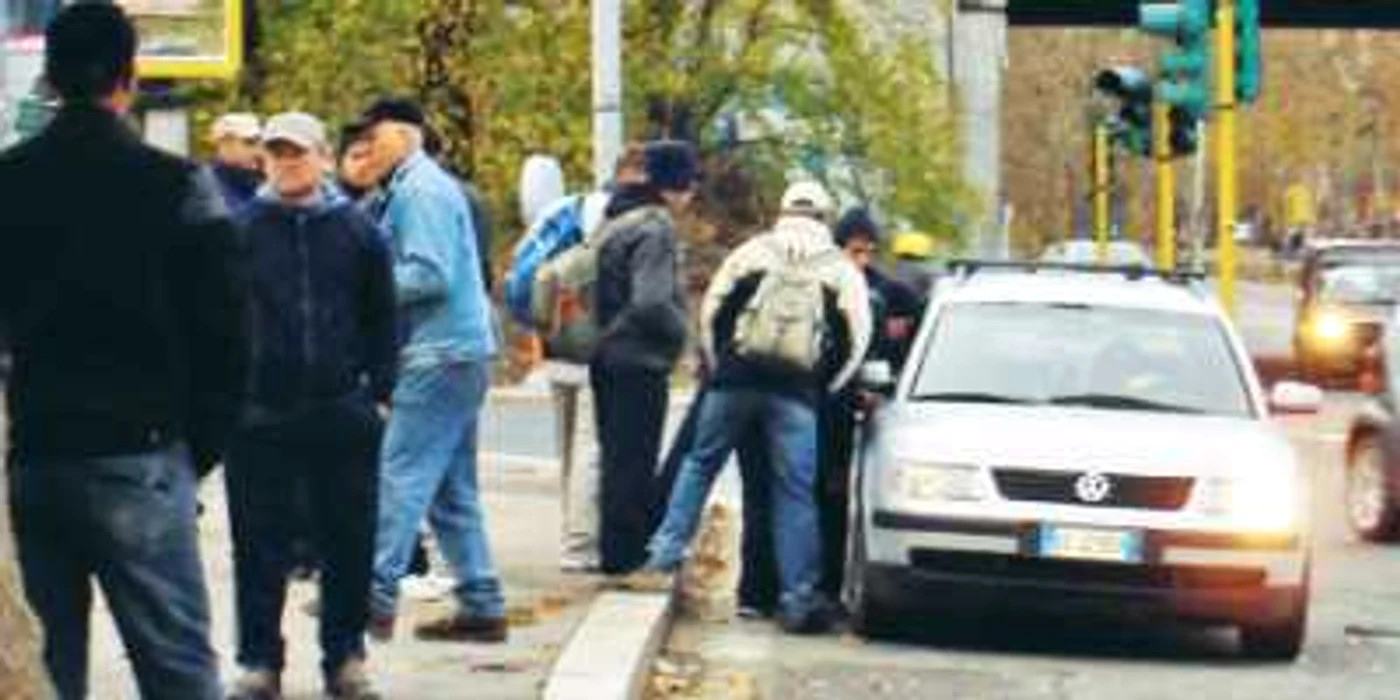 Cele mai mari şanse de a fi recrutaţi le au cei care ajung primii la maşina angajatorului 