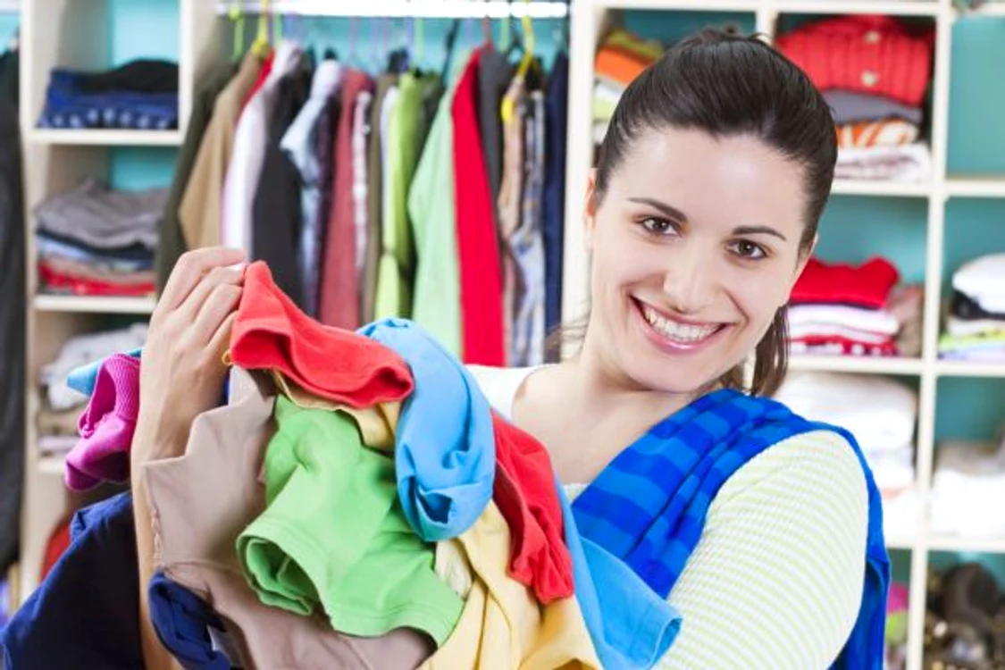 
    Investeşte în cât mai multe umeraşe pe care să îţi ţii toate hainele   