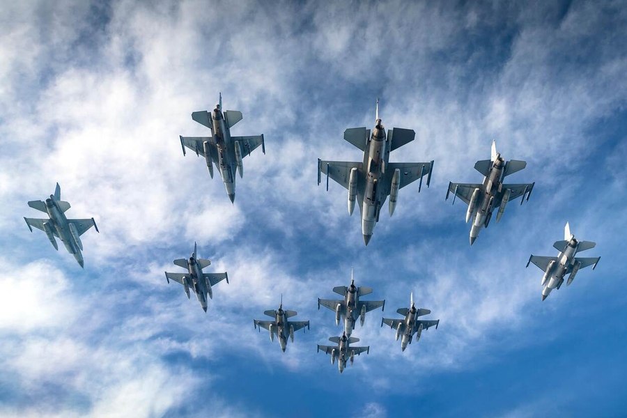 Olanda planifică pregătirea piloților ucraineni de F-16 într-o țară din Europa de Est, dar nu precizează dacă este vorba de România sau Polonia