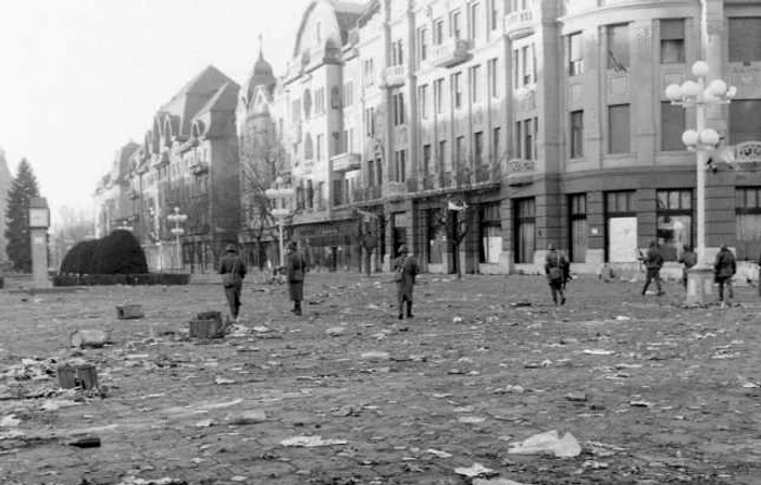 Piața Victoriei din Timișoara în decembrie 1989 FOTO Urban Tamaș