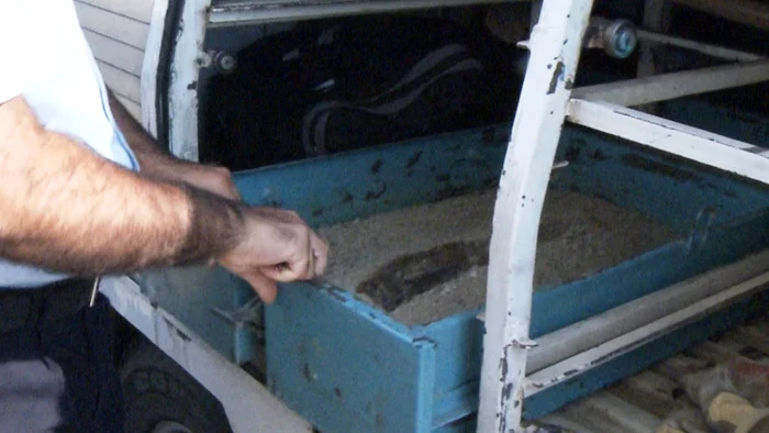 Urmează ca pompierii de la ISU Dâmboviţa să dezamorseze proiectilul şi să îl distrugă