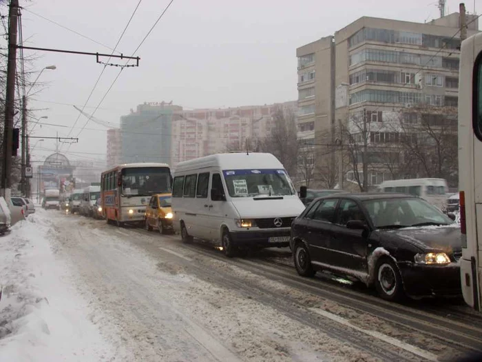 Trafic infernal pe strada Brăilei