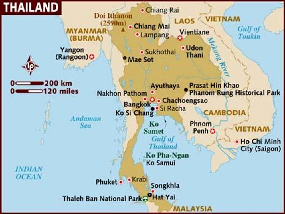 Nava plecase din zona Parcului naţional Mu Ko Ang Thong foto: Wikipedia