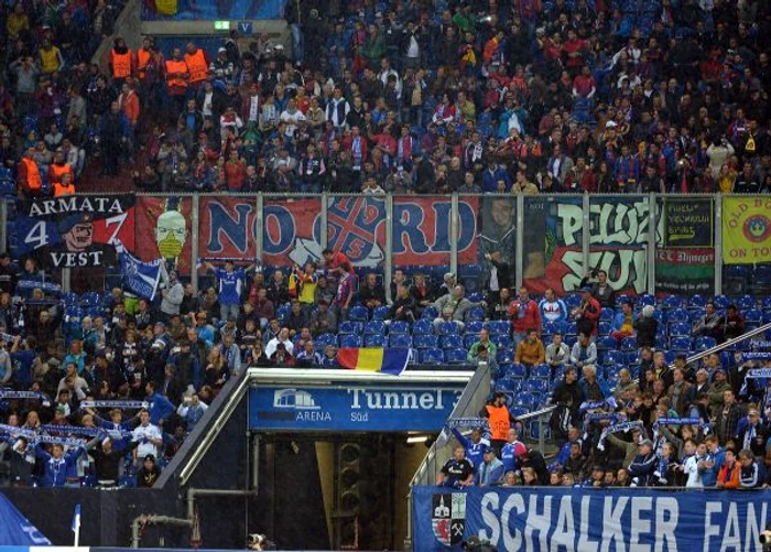Galeria Stelei la meciul din Germania, cu  Schalke (foto. Răzvan Păsărică)