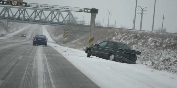  Şoferii sunt nevoiţi să circule cu viteza de maxim 40 km/h