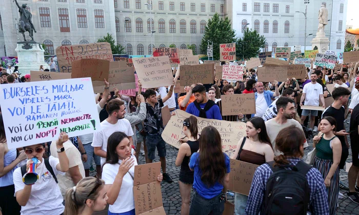 Studenți protest burse FOTO Inquam / Octav Ganea 