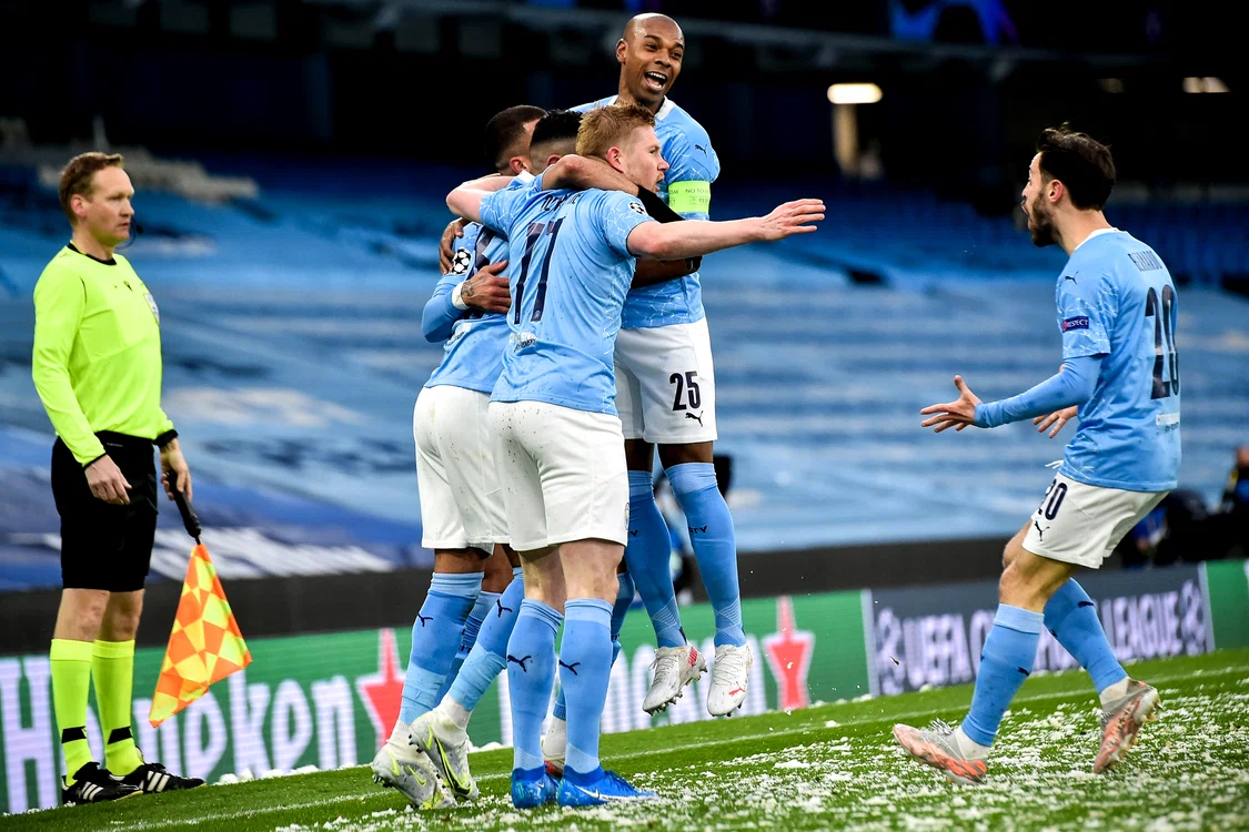 
    Jucătorii lui Manchester City jubilează după golFoto: EPA-EFE  