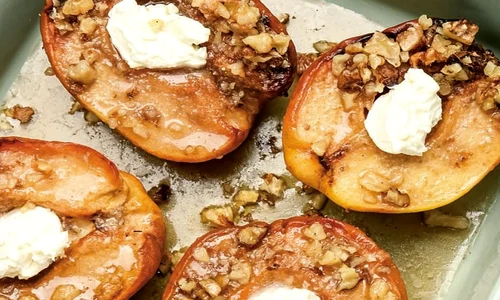 gutui coapt cu  crema de branza jpg