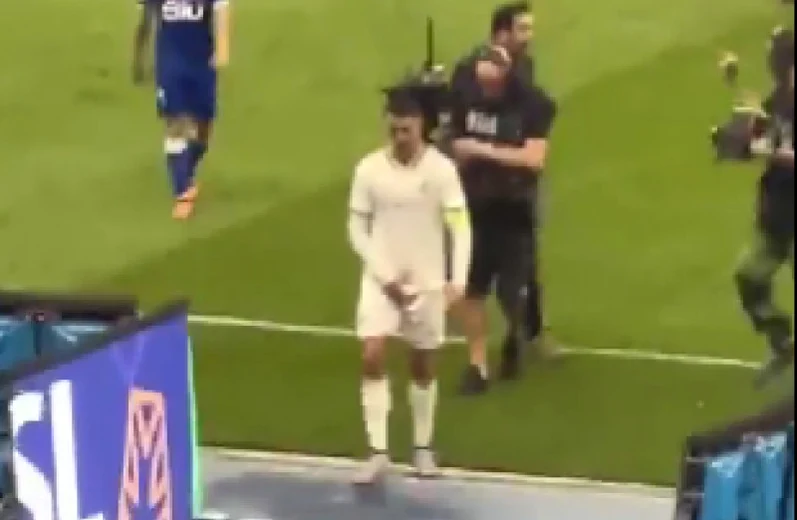Ronaldo și gestul golănesc de la finalul derby-ului cu Al Hilal. Captură TV