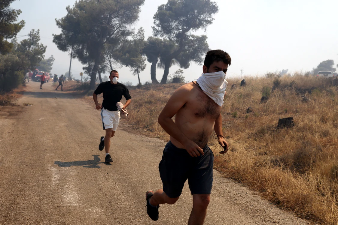 Locuitorii din zonele afectate au primit ordin de evacuare (Foto: Profimedia)