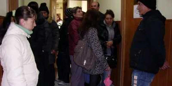  Zeci de şomeri vin zilnic la sediul Agenţei Judeţene să se intereseze de un loc de muncă