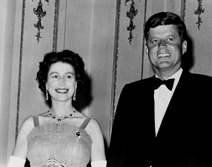 Kennedy a fost primit la Palatul Buckingham