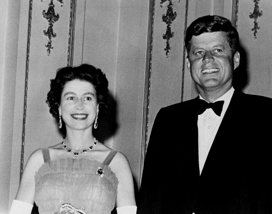 Kennedy a fost primit la Palatul Buckingham