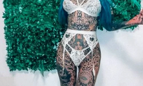 A cheltuit pe tatuaje peste 70 000 de dolari  jpeg