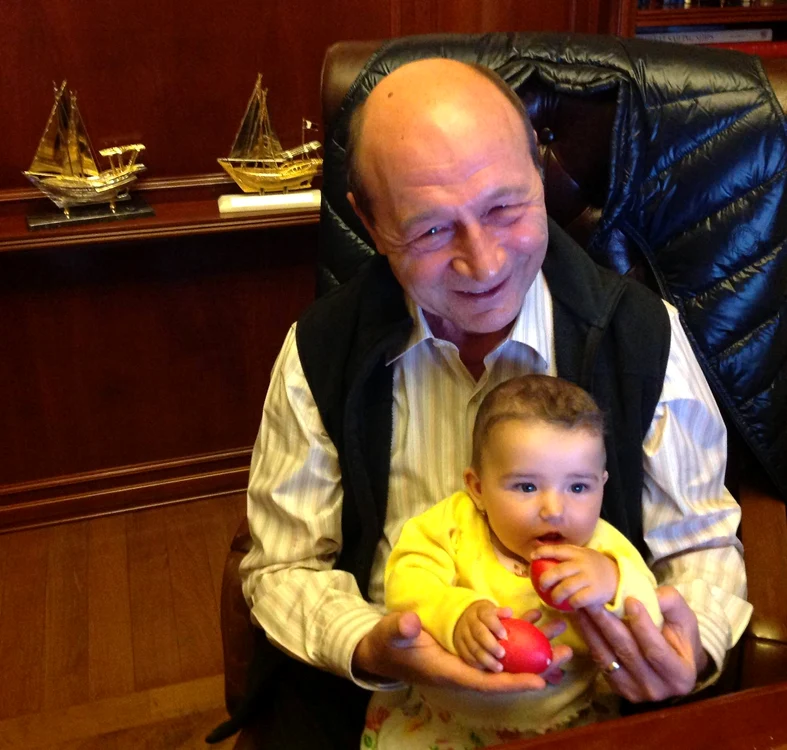 Traian Băsescu şi Sofia Anais (foto: Facebook)