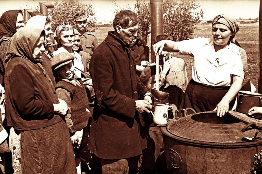 Stalinizarea prin înfometare a basarabenilor. Foametea organizată de sovietici care a ucis 300.000 de oameni
