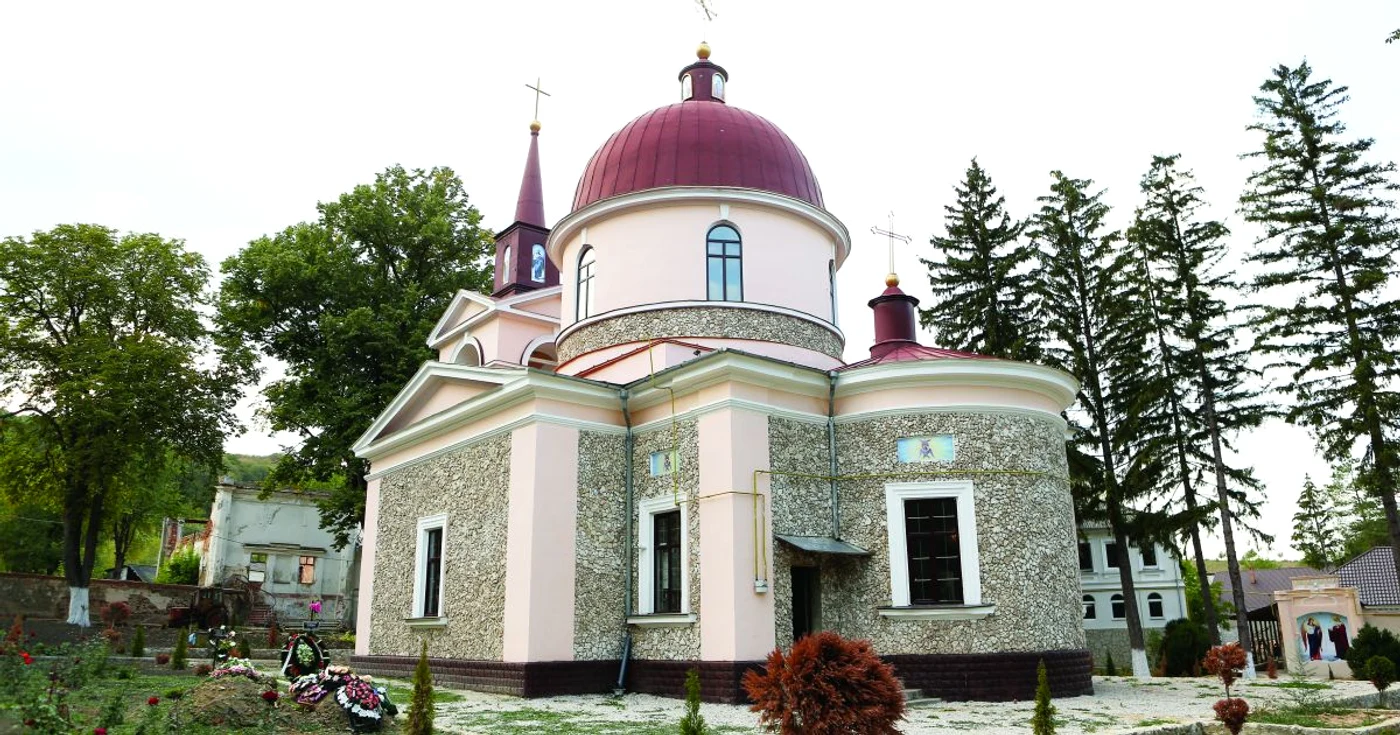 Transformată în sanatoriu în perioada sovietică, Mănăstirea Hârjauca a fost redeschisă în 1993