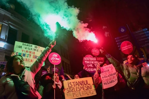 Protest al femeilor impotriva violentei Istanbul - 25.11.2021/ AFP