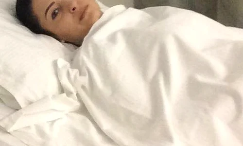 Simina (38 de ani) se luptă cu cancerul  În acest moment, se află la spitalul Acibaden, din Istanbul, singurul unde a găsit speranța că viața ei poate fi prelungită jpeg