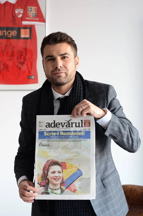 Adrian Mutu a scris un text special de Ziua României pe pagina 1 din ”Adevărul” FOTO Adevărul
