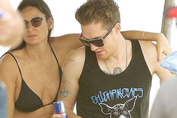 Se giugiulesc  tot timpul