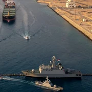 Iranul a anunțat închiderea temporară a unor porțiuni din Strâmtoarea Hormuz FOTO AI / Shutterstock 