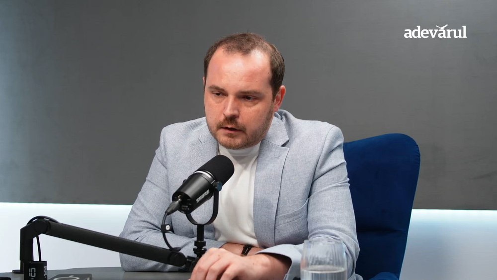 New salary law could cause largest doctor exodus from Romania since revolution, warns ex-minister