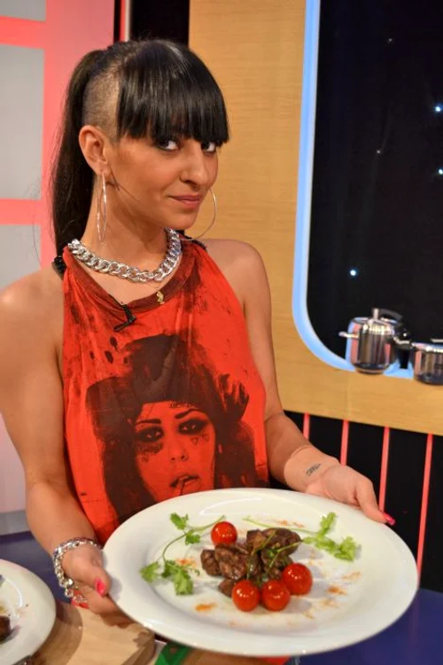 Giulia Anghelescu a gatit ficatei cu coniac