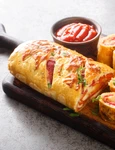 Rulada cu salam si mozzarella  Sursa foto shutterstock 2254709227 jpg