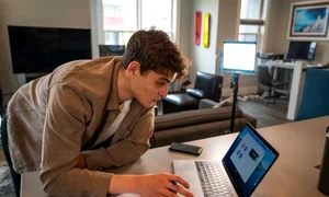 birou angajat tanar calculator freerangestock jpg