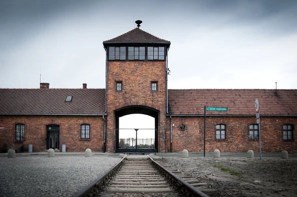 Lagărul de la Auschwitz (foto: Pixabay)