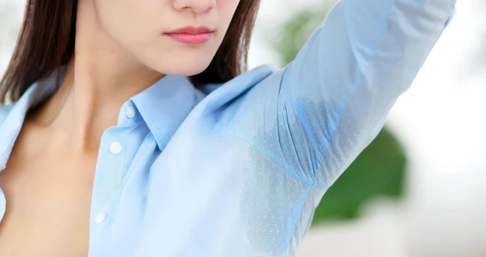  Acest deodorant natural te ferește de pete și mirosuri neplăcute.