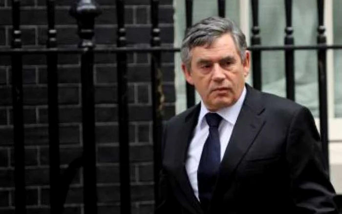 Marea Britanie: Gordon Brown suferă de leziuni oculare minore